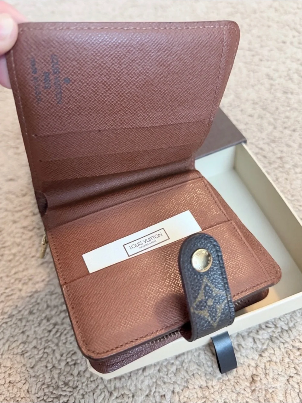 LOUIS VUITTON